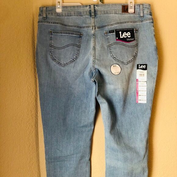 Lee Women's Plus Size 20W Medium Legendary Mid Rise Straight Leg Jean Anchor - Picture 3 of 9